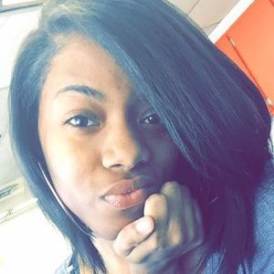 Meet your Posher, Kira l